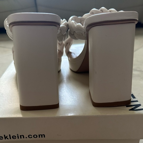 Anne Klein - Picture 2 of 4